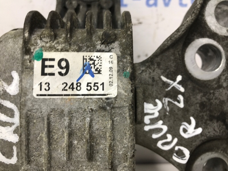 Подушка ДВС правая Cruze 2009-2016 J300 1.8 F18D4 Подушка ДВС правая Cruze 2009-2016 J300 1.8 F18D4