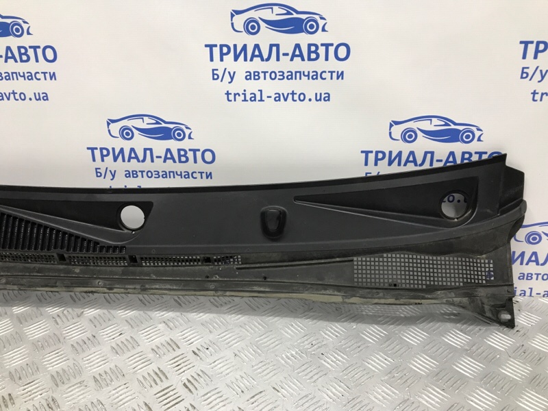 Дефлектор дворников Nissan Pathfinder R51 2.5 Diesel YD25DDTI
