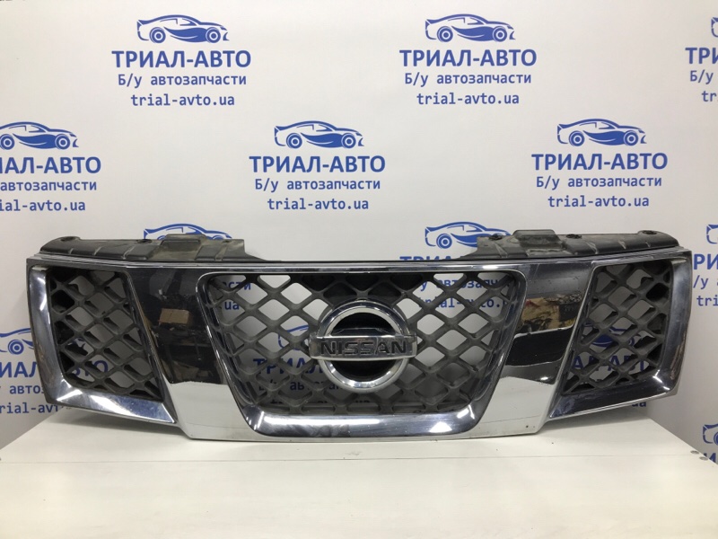 Решетка радиатора Nissan Pathfinder 2004-2014 R51 2.5 Diesel YD25DDTI 62310EB400 Б/У