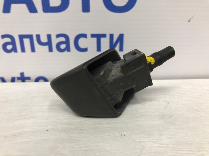 Омыватель фары правый Pathfinder 2004-2014 R51 2.5 Diesel YD25DDTI