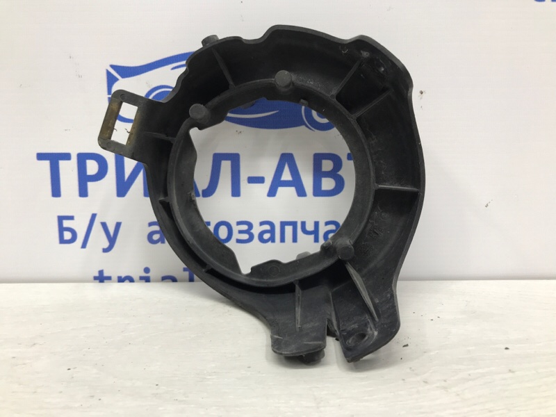 Кронштейн передний правый Pathfinder 2004-2014 R51 2.5 Diesel YD25DDTI