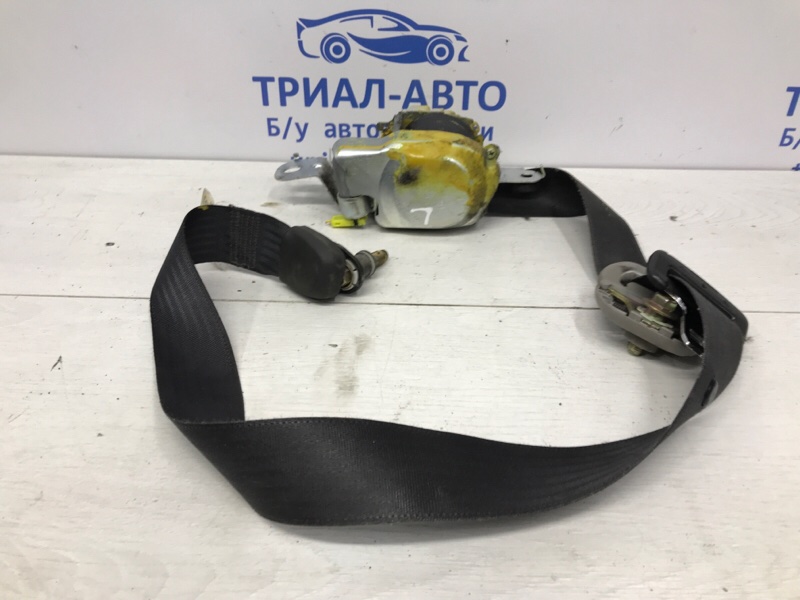Ремень безопасности передний левый Nissan Pathfinder 2004-2014 R51 2.5 Diesel YD25DDTI H6885EB30B Б/У