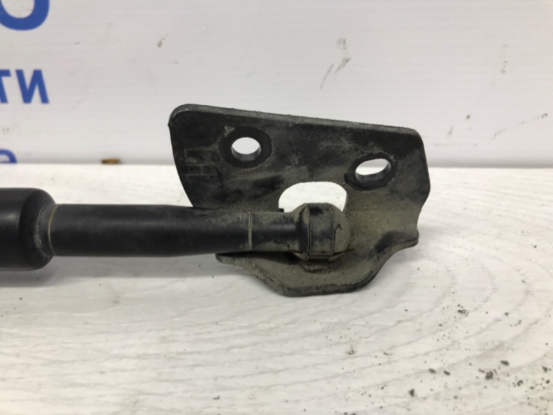 Амортизатор крышки багажника Nissan Pathfinder R51 2.5 Diesel YD25DDTI Амортизатор крышки багажника Nissan Pathfinder R51 2.5 Diesel YD25DDTI