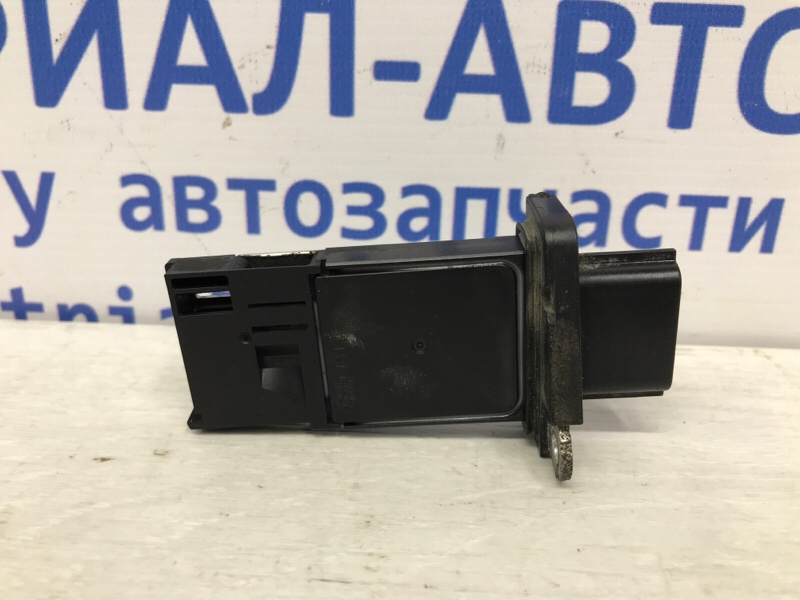 Датчик расхода воздуха Nissan Pathfinder 2004-2014 R51 2.5 Diesel YD25DDTI 226807S000 Б/У