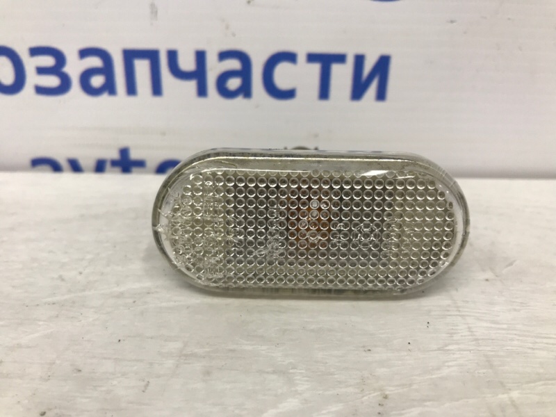 Повторитель поворотника Nissan Pathfinder 2004-2014 R51 2.5 Diesel YD25DDTI 26160AX001 Б/У