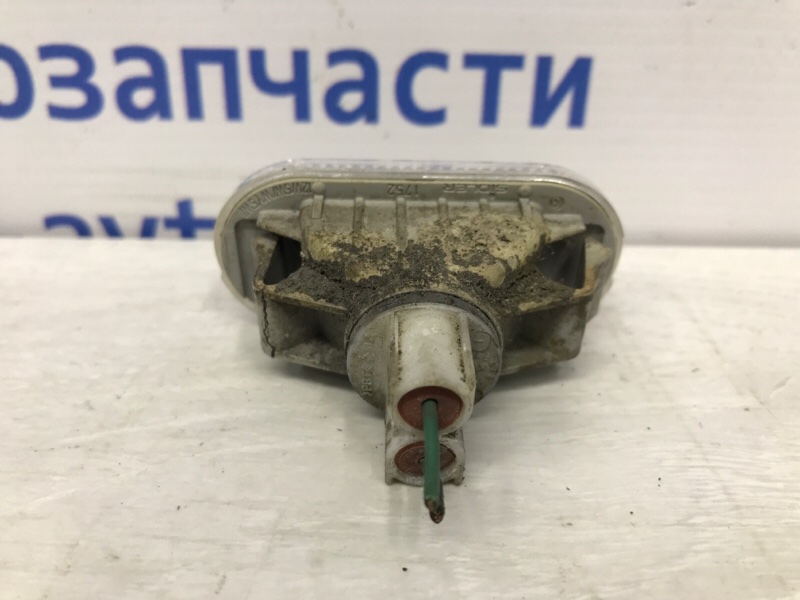 Повторитель поворотника Nissan Pathfinder R51 2.5 Diesel YD25DDTI