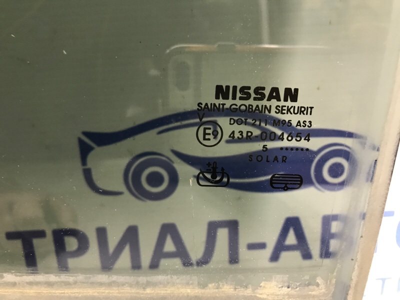 Стекло двери заднее левое Nissan Pathfinder R51 2.5 Diesel YD25DDTI