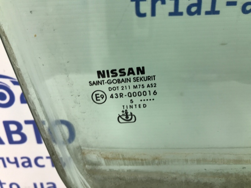 Стекло двери переднее правое Nissan Pathfinder R51 2.5 Diesel YD25DDTI