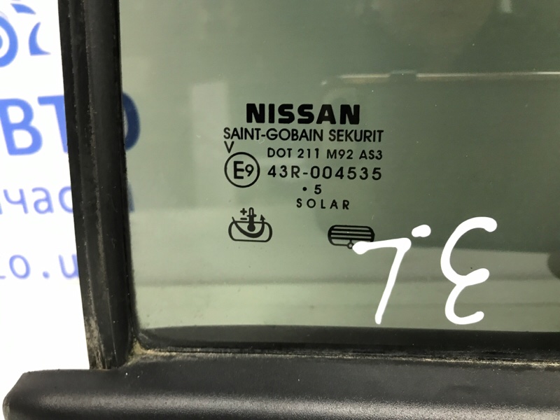 Стекло двери задней левой (форточка) Nissan Pathfinder R51 2.5 Diesel YD25DDTI