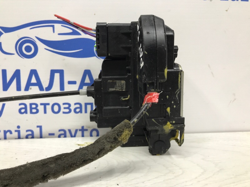 Замок двери задний правый Pathfinder 2004-2014 R51 2.5 Diesel YD25DDTI