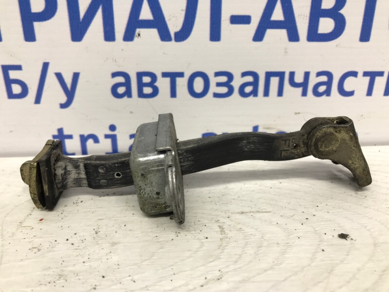 Ограничитель двери передний правый Nissan Pathfinder 2004-2014 R51 2.5 Diesel YD25DDTI 80430EA000 Б/У