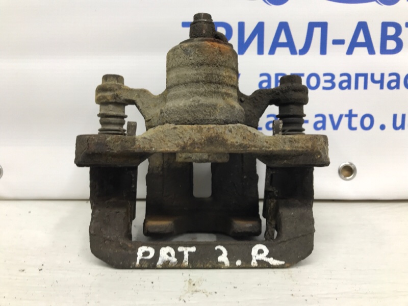 Суппорт задний правый Pathfinder 2004-2014 R51 2.5 Diesel YD25DDTI