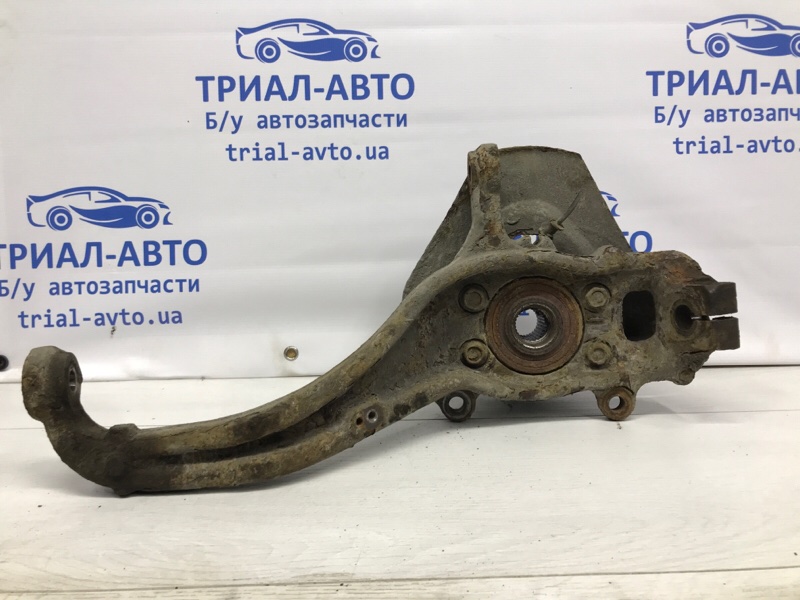 Кулак поворотный левый со ступицей Nissan Pathfinder 2004-2014 R51 2.5 Diesel YD25DDTI 40015EB000 Б/У