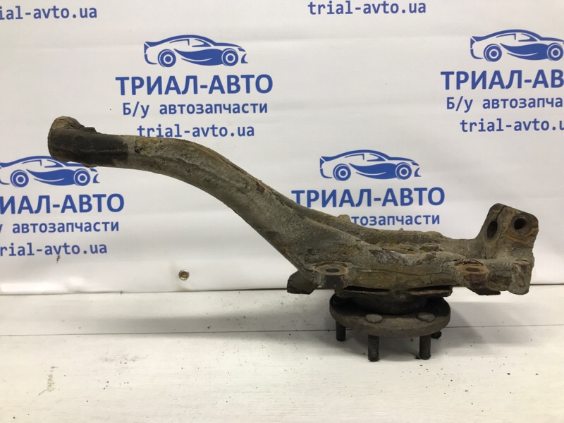 Кулак поворотный левый со ступицей Pathfinder 2004-2014 R51 2.5 Diesel YD25DDTI