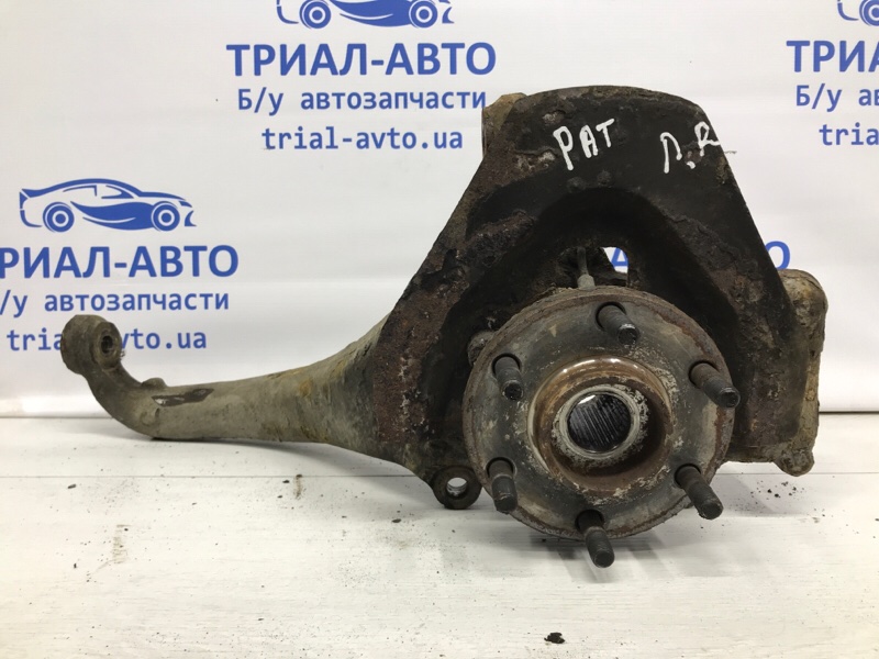 Кулак поворотный правый со ступицей Pathfinder 2004-2014 R51 2.5 Diesel YD25DDTI