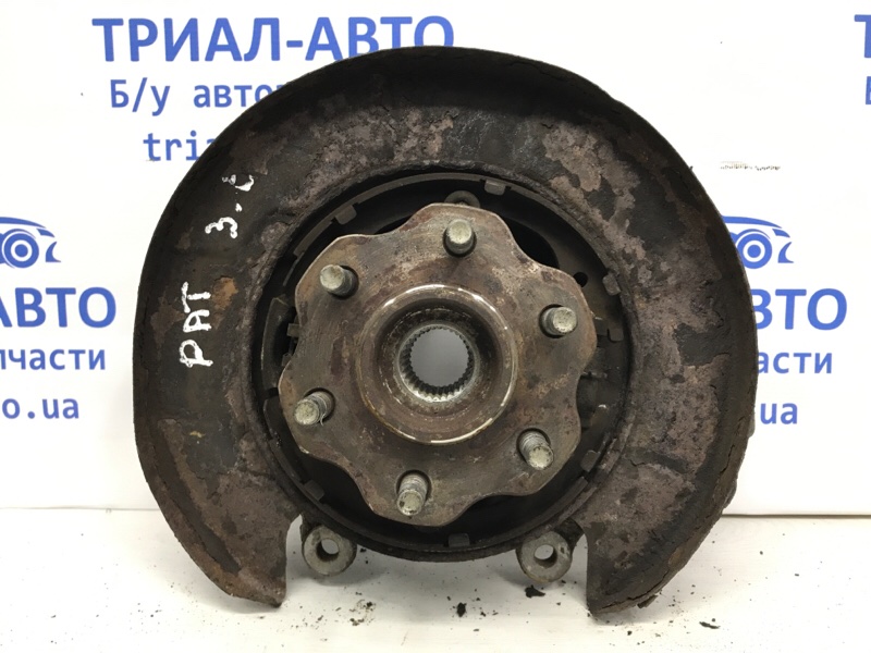 Цапфа задняя левая со ступицей Pathfinder 2004-2014 R51 2.5 Diesel YD25DDTI