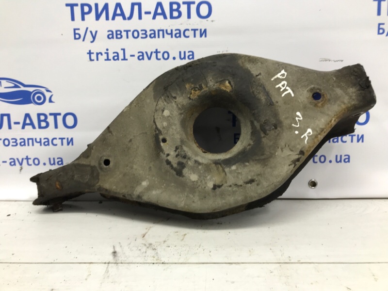 Рычаг задней подвески нижний поперечный (под пружину) Nissan Pathfinder 2004-2014 R51 2.5 Diesel YD25DDTI 551B0EB300 Б/У