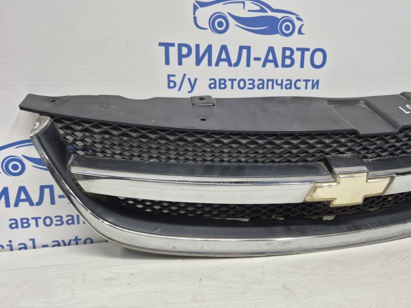 Решетка радиатора Lacetti 2004-2013 j200 1.8 бензин F18D3