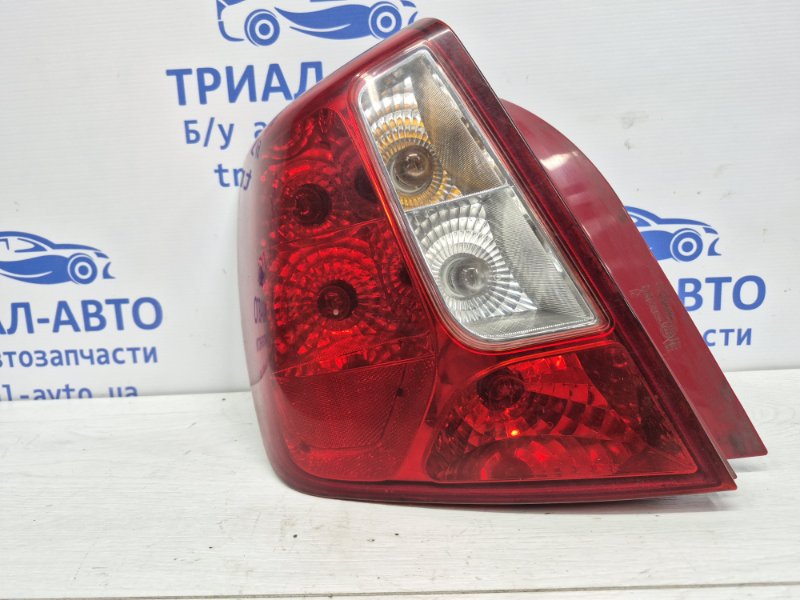 Фонарь задний внешний левый Chevrolet Lacetti 2004-2013 j200 1.8 бензин F18D3 96551223 Б/У
