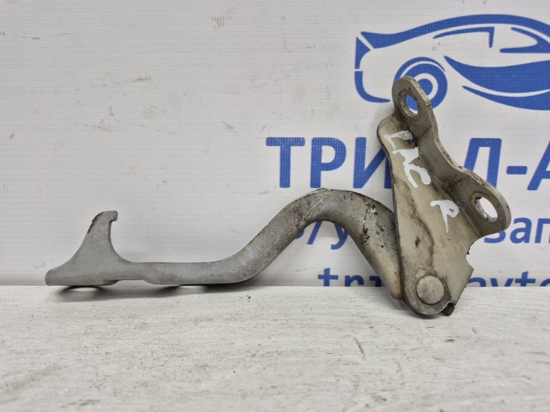 Петля капота правая Chevrolet Lacetti 2004-2013 j200 1.8 бензин F18D3 96417505 Б/У