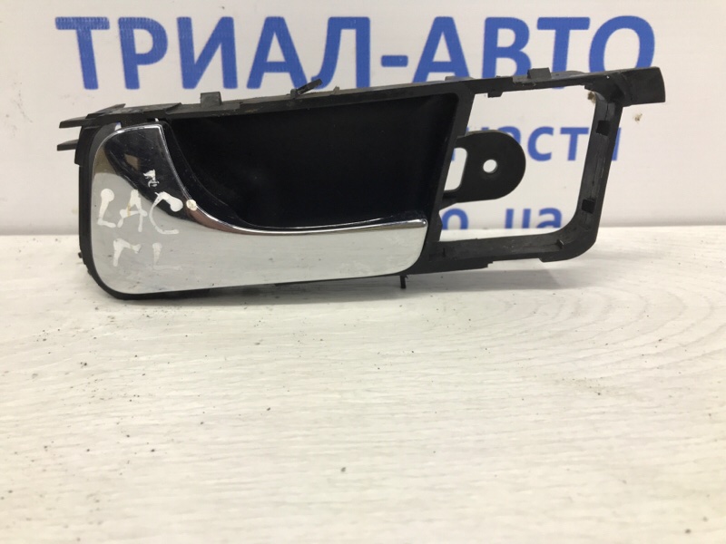 Ручка двери внутренняя левая Chevrolet Lacetti 2004-2013 j200 1.8 бензин F18D3 96548063 Б/У