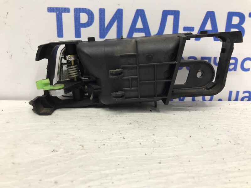 Ручка двери внутренняя правая Chevrolet Lacetti j200 1.8 бензин F18D3 Ручка двери внутренняя правая Chevrolet Lacetti j200 1.8 бензин F18D3