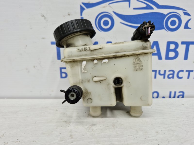 Бачок главного тормозного цилиндра Chevrolet Lacetti 2004-2013 j200 1.8 бензин F18D3 96418840 Б/У