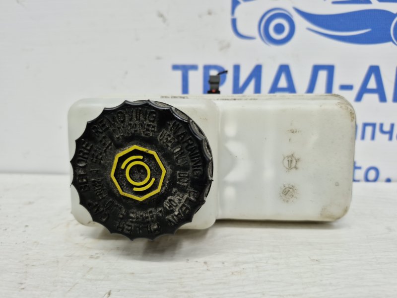 Бачок главного тормозного цилиндра Pathfinder 2004-2014 R51 2.5 Diesel YD25DDTI