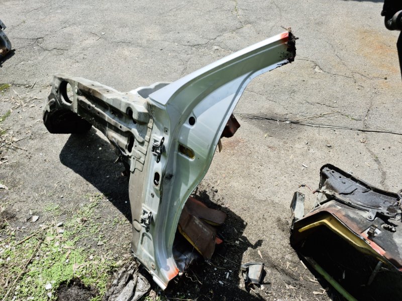 Четверть автомобиля передняя левая Nissan Pathfinder R51 2.5 Diesel YD25DDTI