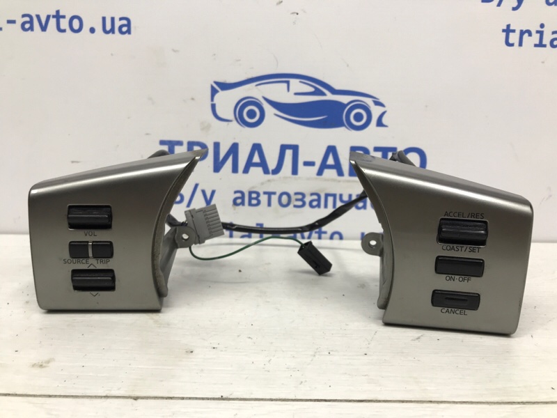 Кнопки руля Nissan Pathfinder 2004-2014 R51 2.5 Diesel YD25DDTI 25550EB301 Б/У