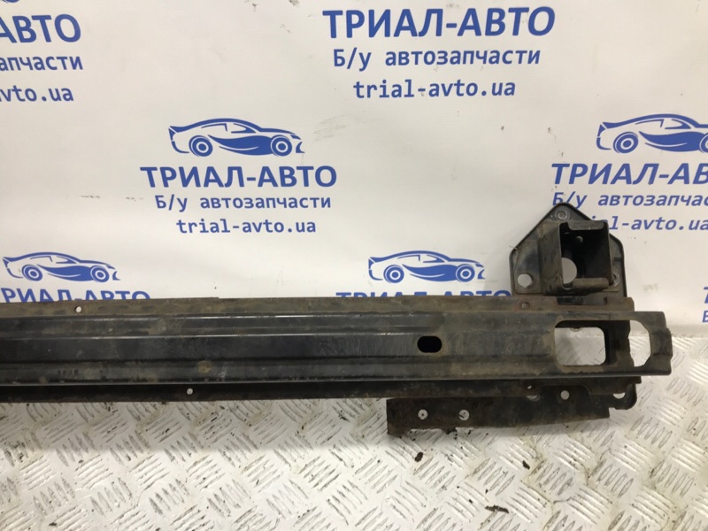 Усилитель бампера передний Hyundai Tucson JM 2.0 diesel D4EA