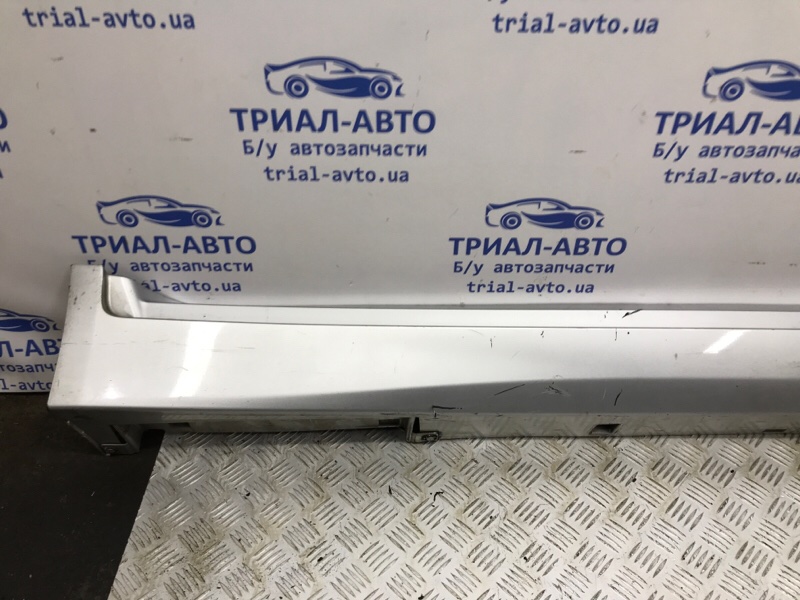 Накладка порога внешняя левая Q50 2013- V37 2.2 diesel OM651