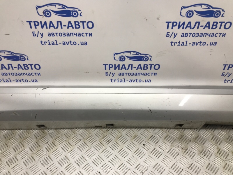 Накладка порога внешняя левая Infiniti Q50 V37 2.2 diesel OM651