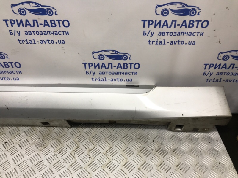 Накладка порога внешняя левая Q50 2013- V37 2.2 diesel OM651