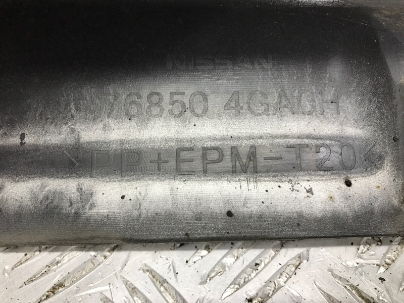 Накладка порога внешняя левая Q50 2013- V37 2.2 diesel OM651