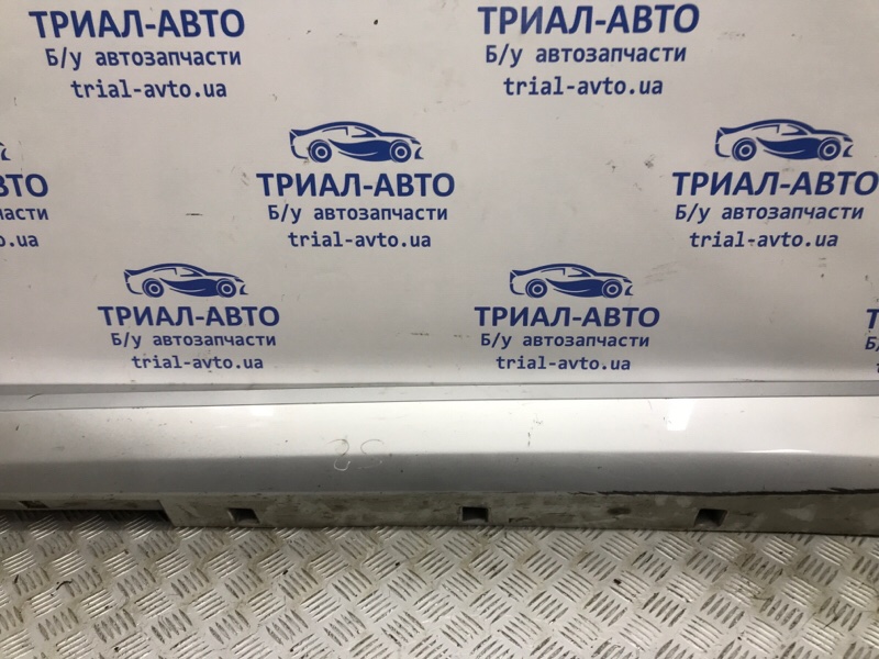 Накладка порога внешняя правая Infiniti Q50 V37 2.2 diesel OM651