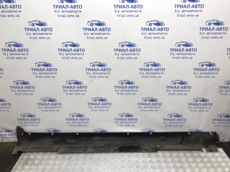 Накладка порога внешняя правая Q50 2013- V37 2.2 diesel OM651