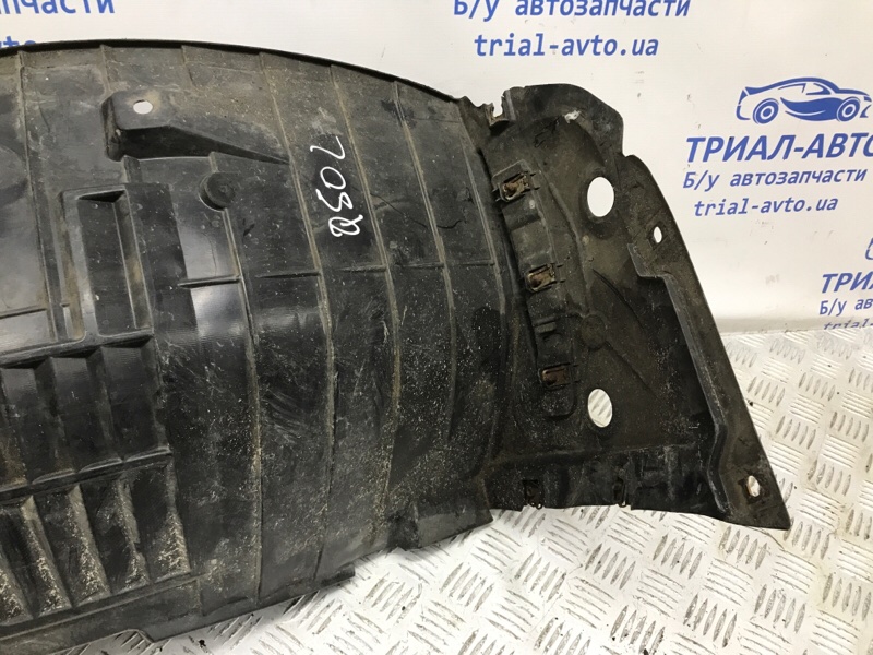 Подкрылок передний левый Q50 2013- V37 2.2 diesel OM651