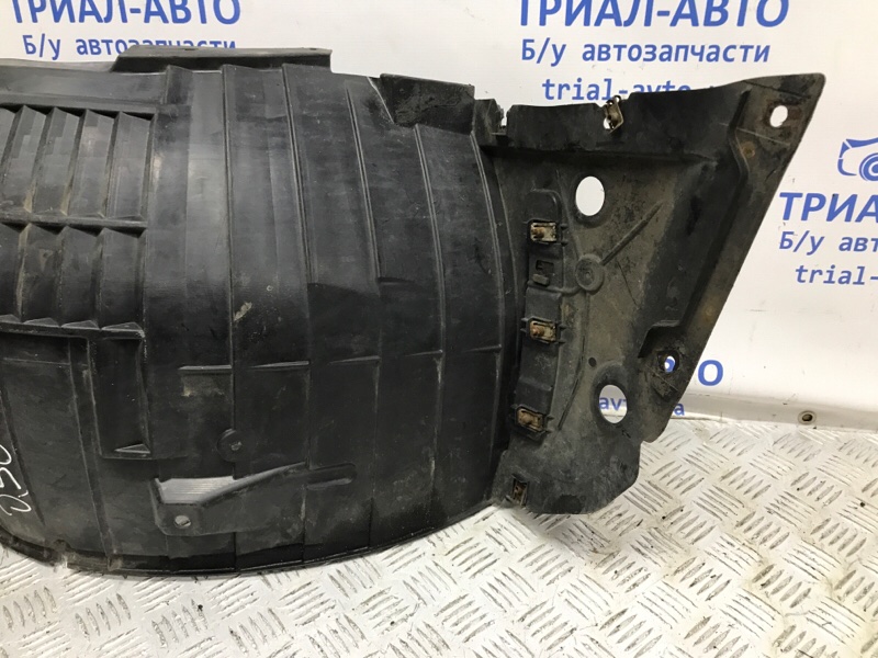Подкрылок передний правый Q50 2013- V37 2.2 diesel OM651