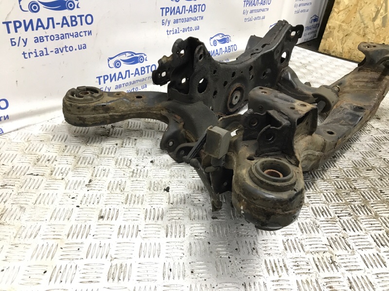 Балка задней подвески Q50 2013- V37 2.2 diesel OM651