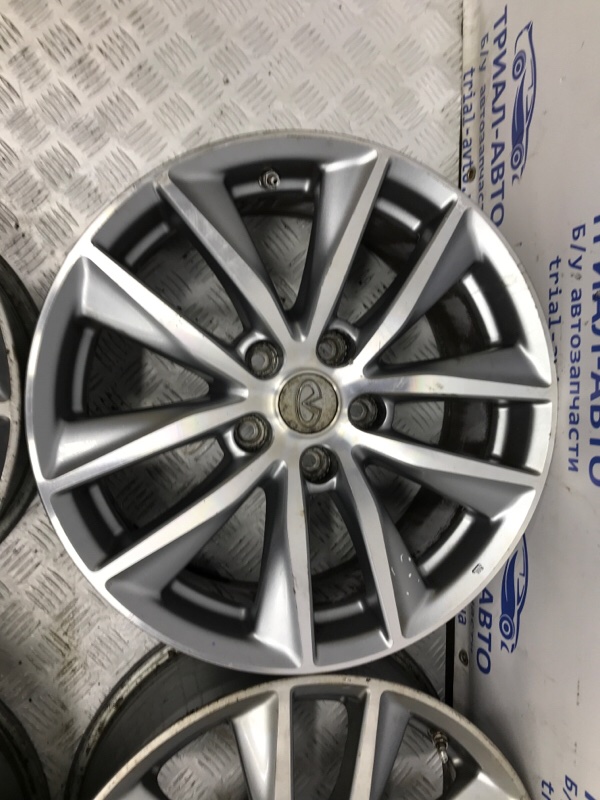 Диски титан комплект R17 Q50 2013- V37 2.2 diesel OM651