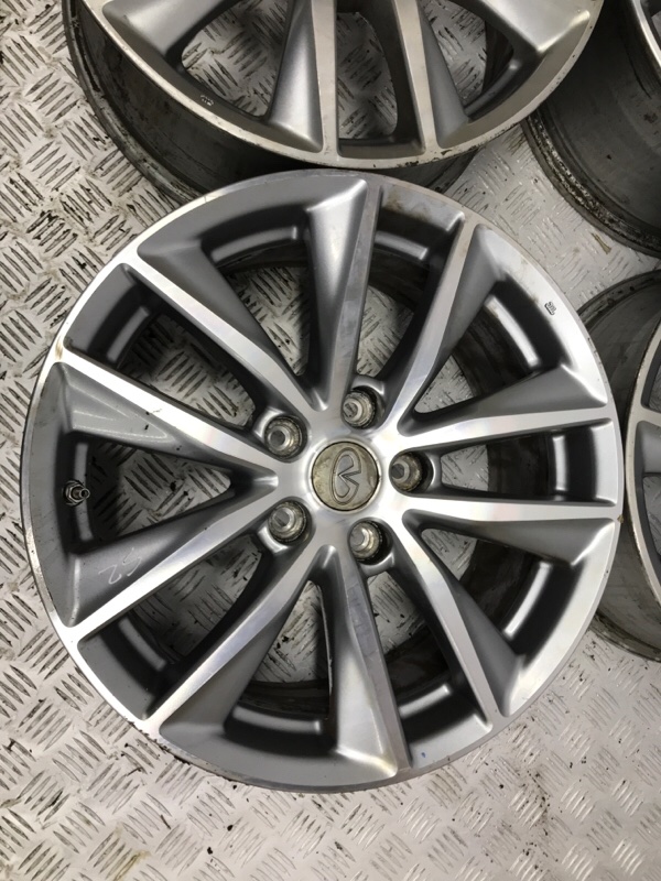 Диски титан комплект R17 Q50 2013- V37 2.2 diesel OM651