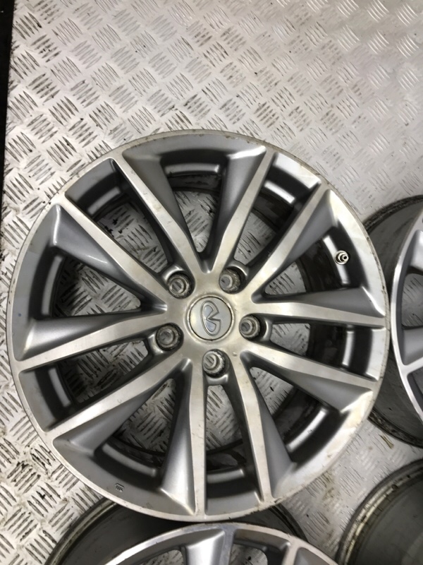 Диски титан комплект R17 Q50 2013- V37 2.2 diesel OM651