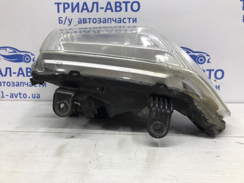 Фара правая Ксенон Pathfinder 2004-2014 R51 2.5 Diesel YD25DDTI