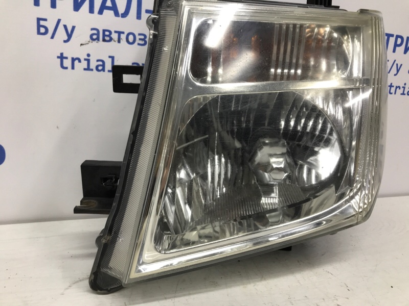 Фара левая Ксенон Pathfinder 2004-2014 R51 2.5 Diesel YD25DDTI
