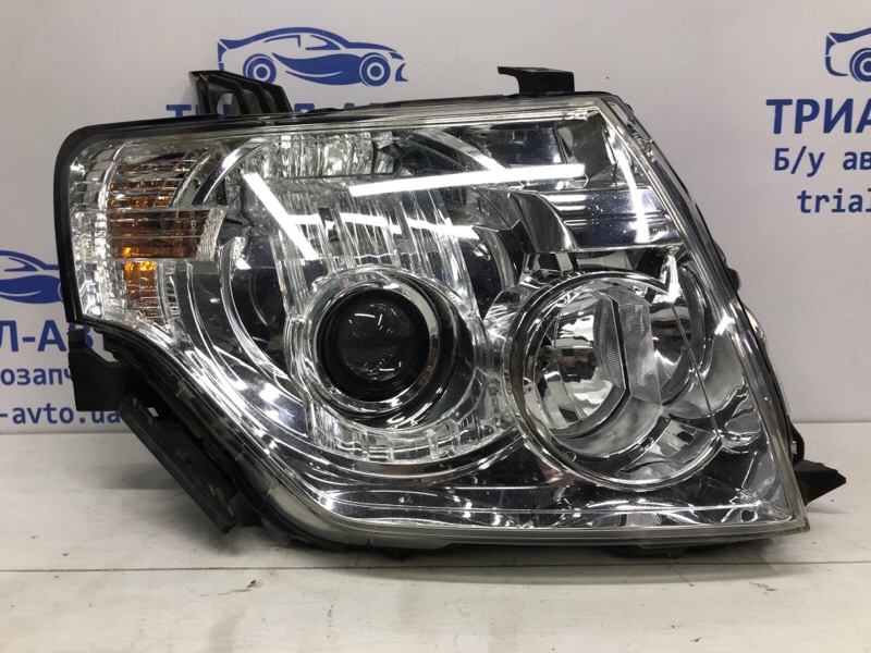 Фара правая Ксенон Mitsubishi Pajero Wagon 2006-2022 4 3.2 Дизель 4M41 8301B532 Б/У