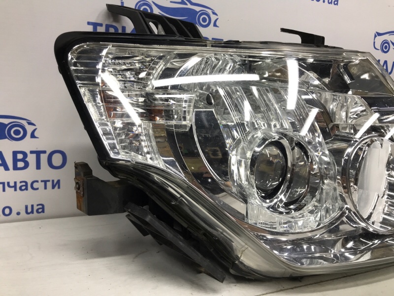 Фара правая Ксенон Pajero Wagon 2006-2022 4 3.2 Дизель 4M41