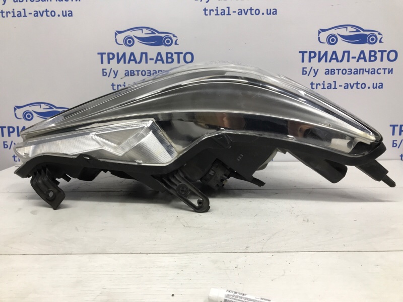Фара правая галоген Q50 2013- V37 2.2 diesel OM651