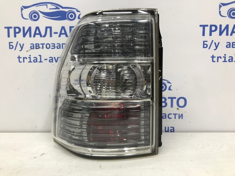 Фонарь задний внешний левый Mitsubishi Pajero Wagon 2006-2022 4 3.2 Дизель 4M41 8330A295 Б/У