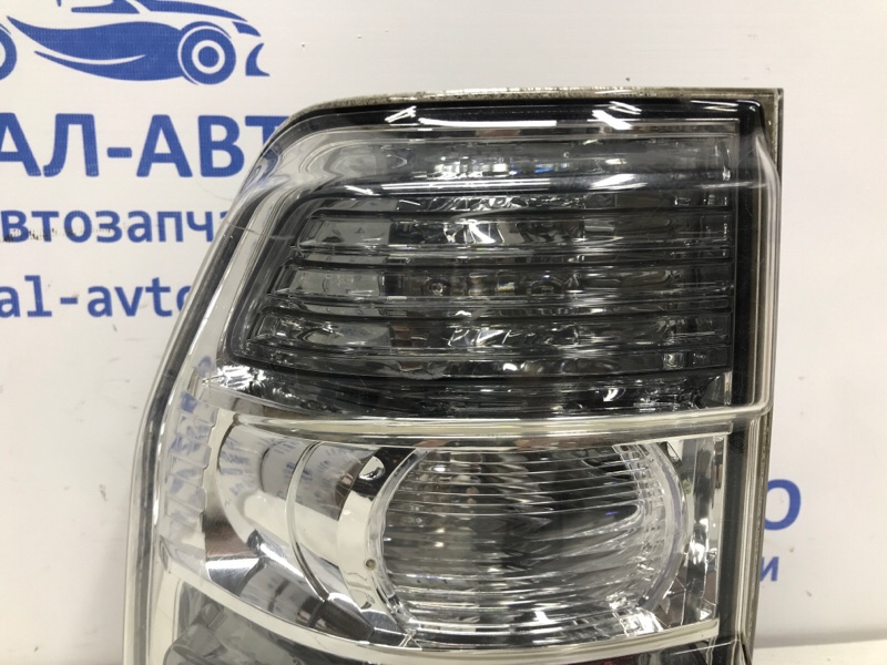 Фонарь задний внешний левый Mitsubishi Pajero Wagon 4 3.2 Дизель 4M41
